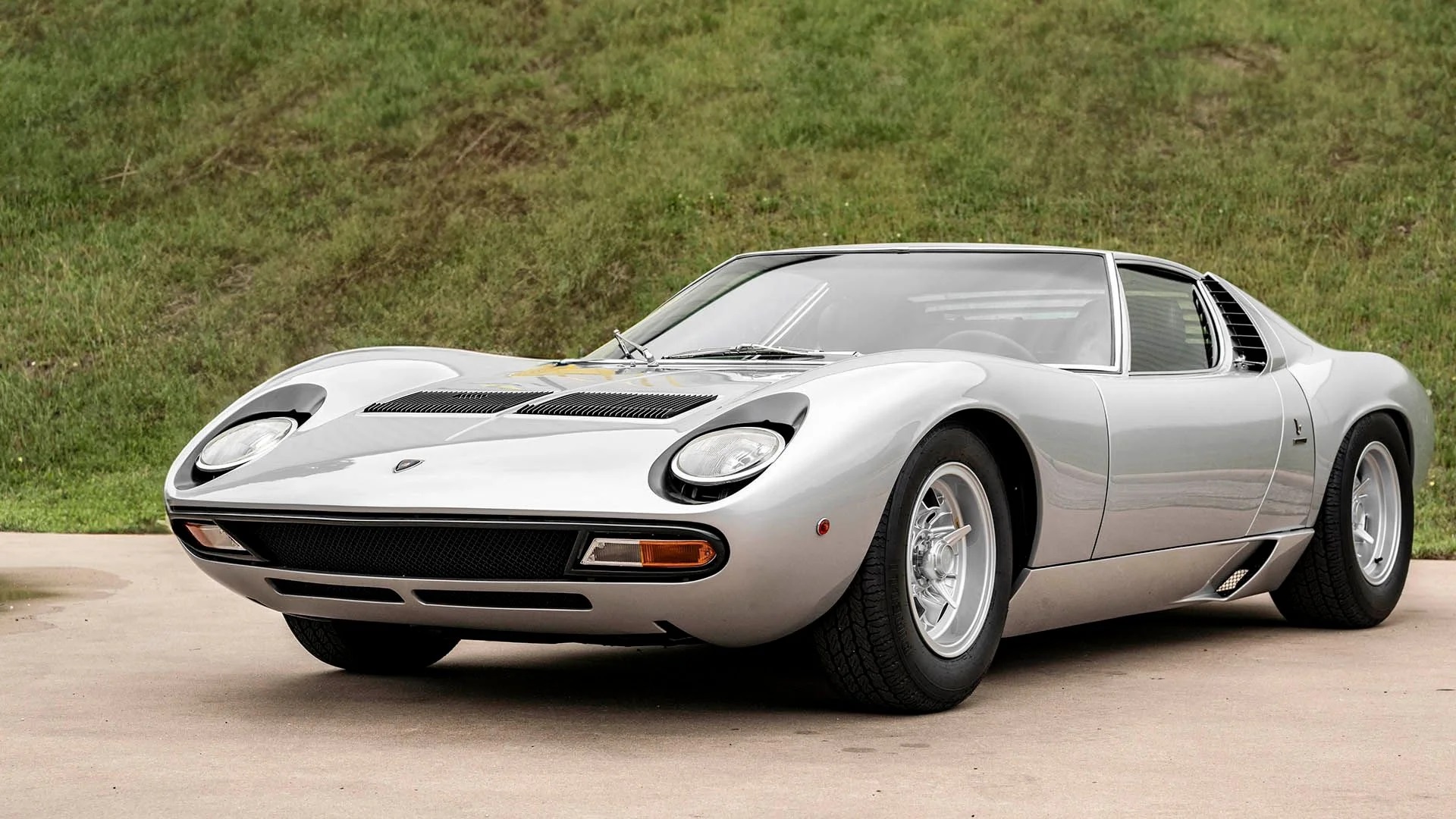 Groudbreaking Italian Lamborghini Sportscar Set For Auction