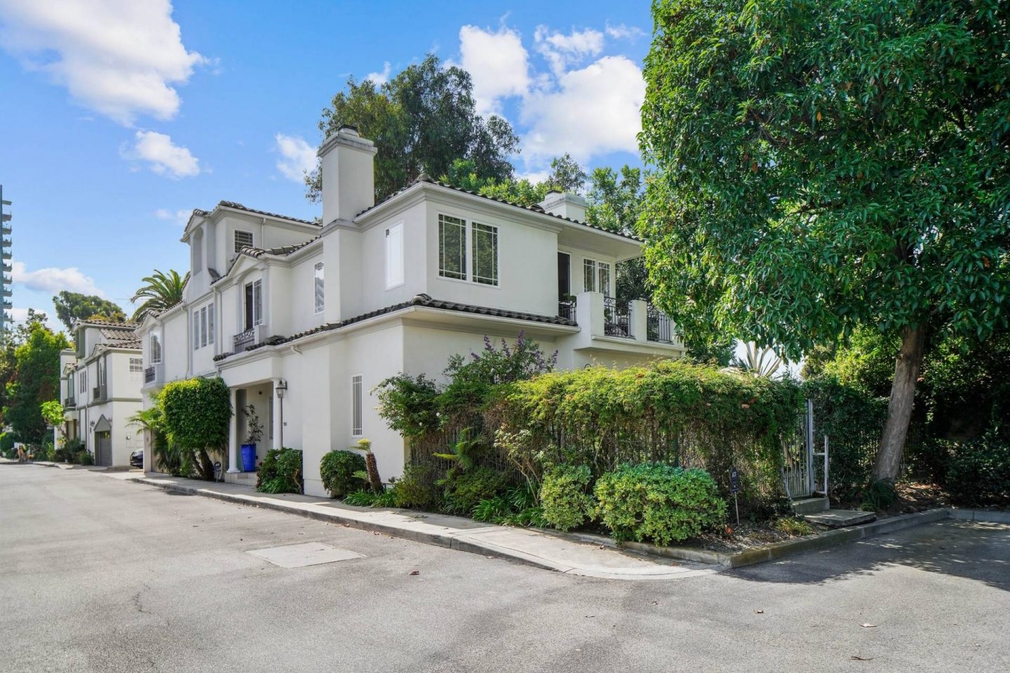 Slam Dunk- Kareem Abdul-Jabbar’s Marina Del Rey Home For Sale