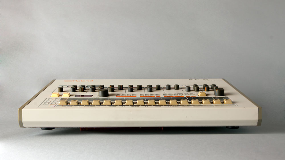 The Iconic 909 Techno, House & Acid (Drum) Machine